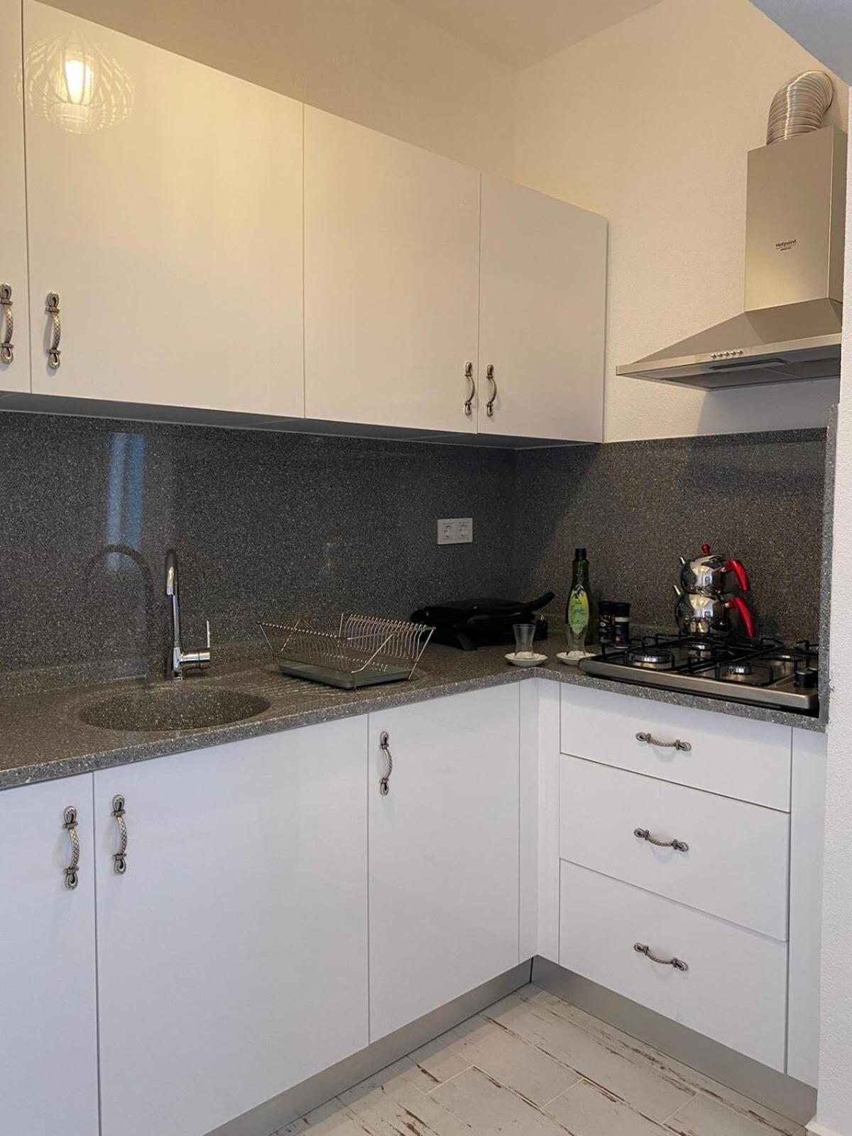 Merkezde Denize 50 Adim A Apartment